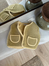 Load image into Gallery viewer, Guapoo - Reversible Teddy Vest Marzipan
