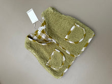 Load image into Gallery viewer, Guapoo - Reversible Vest Olive
