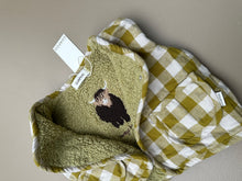 Load image into Gallery viewer, Guapoo - Reversible Vest Olive
