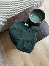 Load image into Gallery viewer, Guapoo - Reversible Vest Pine
