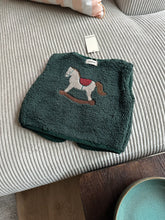 Load image into Gallery viewer, Guapoo - Reversible Vest Pine

