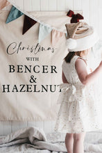 Load image into Gallery viewer, 🎄 Bencer and Hazelnut - Santa Hat - Gold
