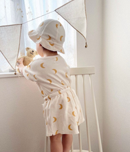 Load image into Gallery viewer, Organic Zoo - Honey Midnight Sun Hat
