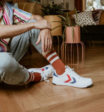 將圖片載入圖庫檢視器 Collegien | Nico - Varsity Crew Socks (Sweet Lamb)
