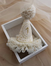 Load image into Gallery viewer, KruhitkaLove - 小星星雷斯派對帽子
