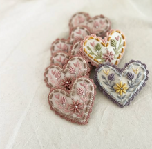 將圖片載入圖庫檢視器 [預購] Angelabon 刺繡髮夾 (紫 Heart)
