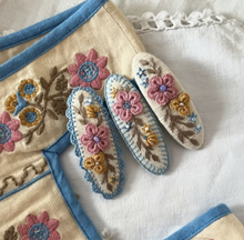 將圖片載入圖庫檢視器 Angelabon 刺繡髮夾

