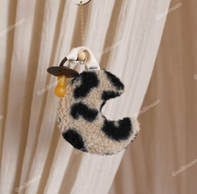 Load image into Gallery viewer, Leopard Moon Sherpa Pacifier Clip
