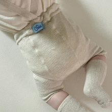 Load image into Gallery viewer, Silly Silas - Shorty Tights (Cream Blend)
