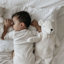 Load image into Gallery viewer, Senger Naturwelt - Cuddly Polar Bear (大)
