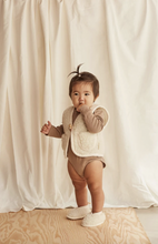 Load image into Gallery viewer, Binibamba -  美利奴羊毛背心 (牛奶色) 6-12M
