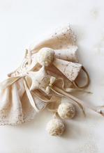 Load image into Gallery viewer, KruhitkaLove -  刺繡星星派對帽子
