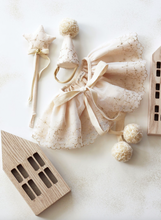 Load image into Gallery viewer, KruhitkaLove -  刺繡星星派對帽子
