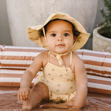 Load image into Gallery viewer, Quincy Mae - Blossom Sun Hat 6-12M
