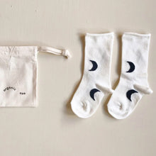 Load image into Gallery viewer, Organic Zoo - Oat Socks with Navy Moons
