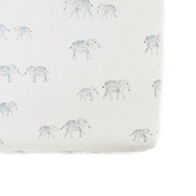 Load image into Gallery viewer, Pehr- 嬰兒床單 (Follow Me Elephant)
