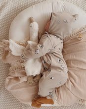 Load image into Gallery viewer, Organic Zoo - Cottonfield Suit with contrast feet
